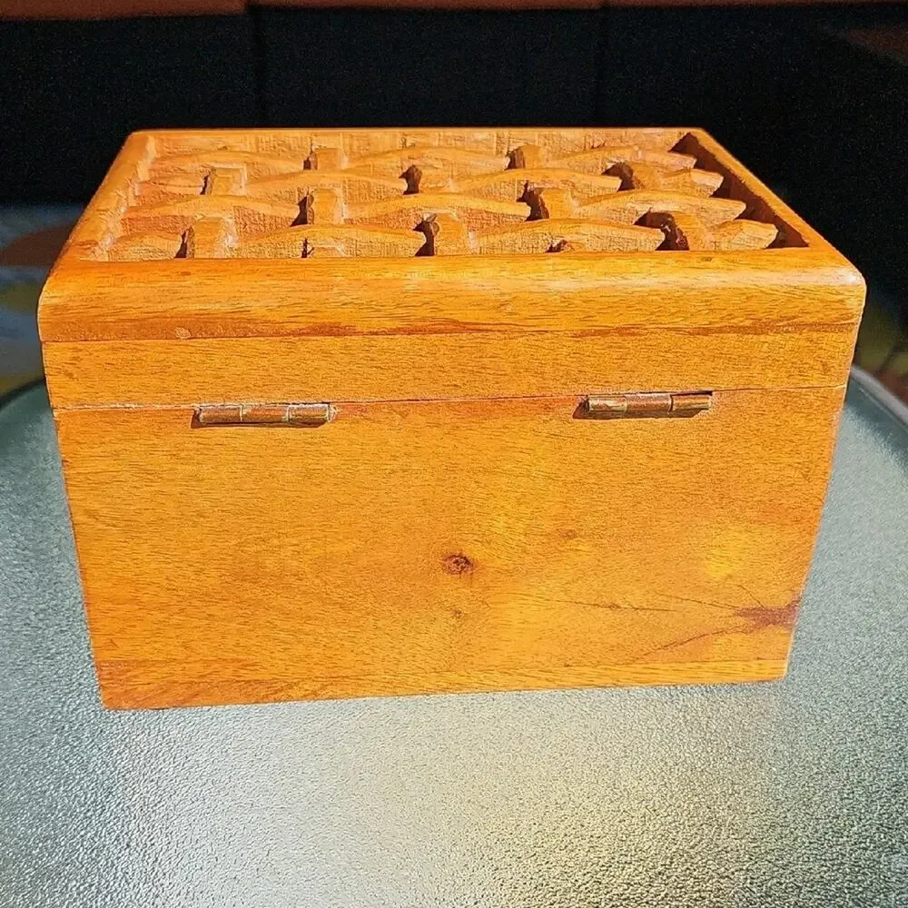 Handcrafted in India Wooden Box with Leaf Motif Open Weave Lattice Design on Lid